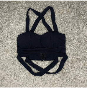 BLACK CRISS CROSS CROPTOP