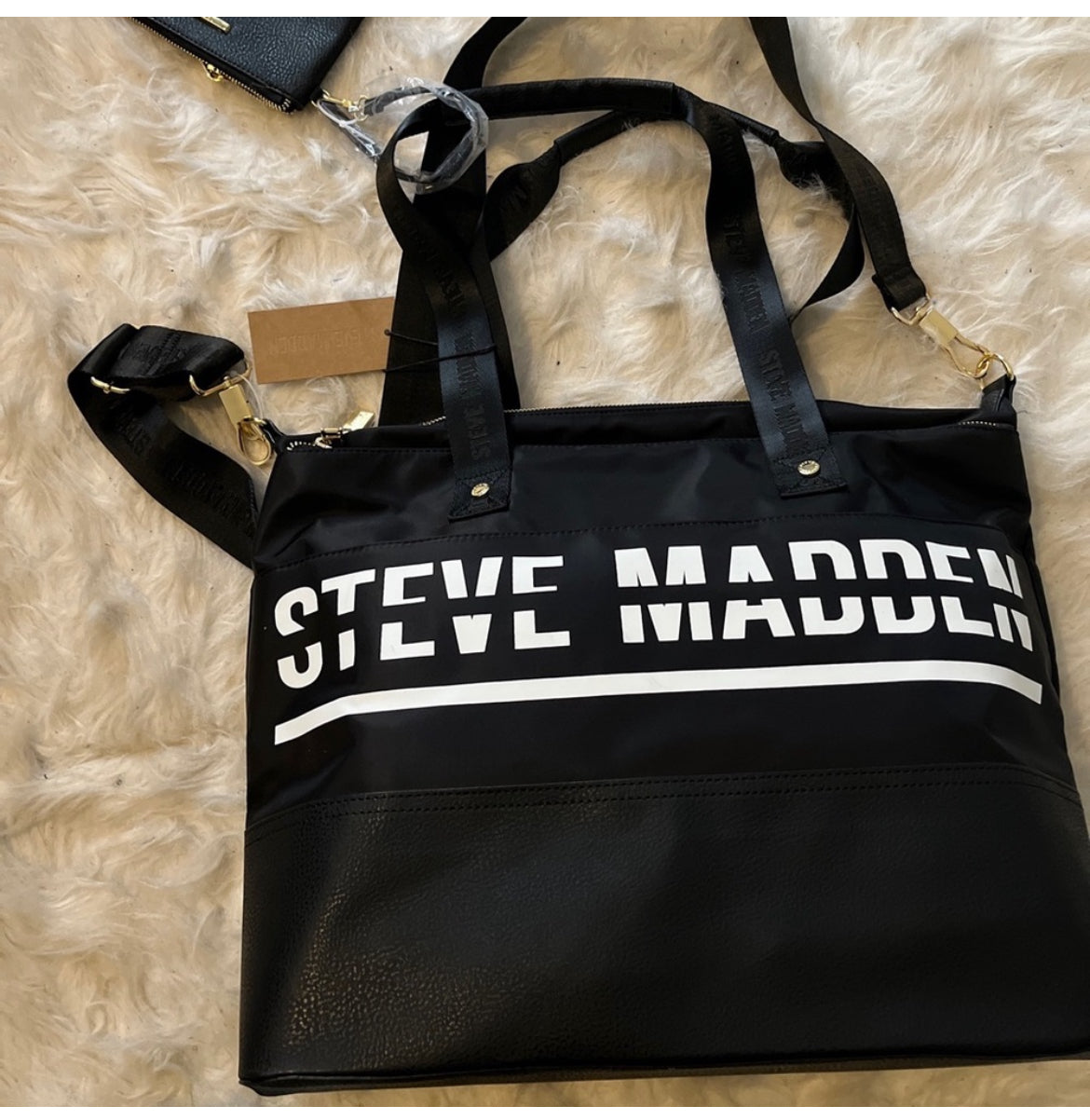 STEVE MADDEN DUFFLE BAG