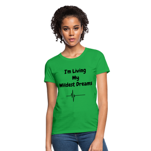 LIVING MY WILDEST DREAMS TSHIRT - bright green